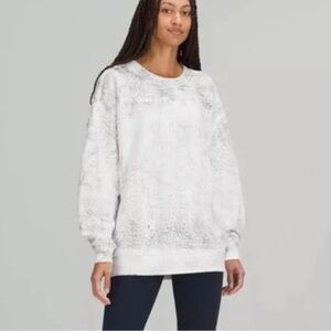 Lululemon Athletica crackle on white Crew Neck Sweater with special embroidery